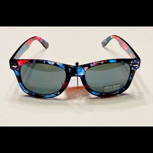Women’s Flower design Retro Optix Sunglasses.  (New)